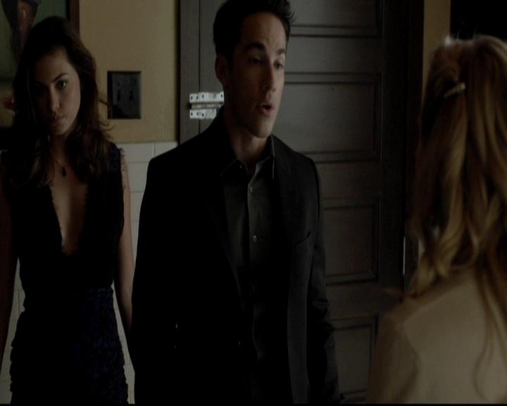 VampireDiariesWorld-dot-org_4x09OComeAllYeFaithful1262.jpg