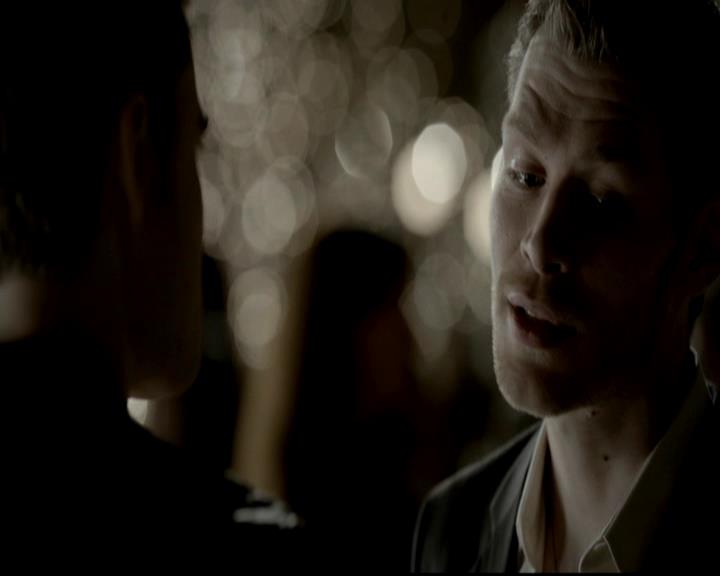 VampireDiariesWorld-dot-org_4x09OComeAllYeFaithful1557.jpg