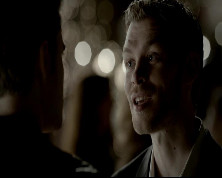 VampireDiariesWorld-dot-org_4x09OComeAllYeFaithful1560.jpg