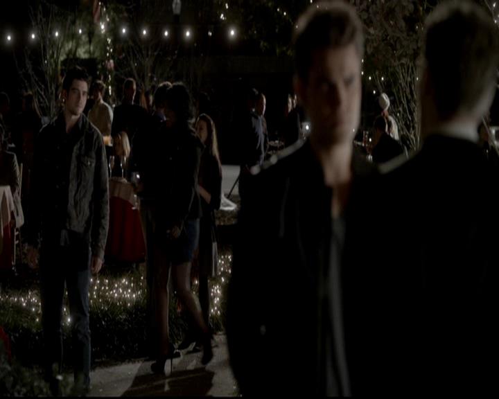 VampireDiariesWorld-dot-org_4x09OComeAllYeFaithful1573.jpg