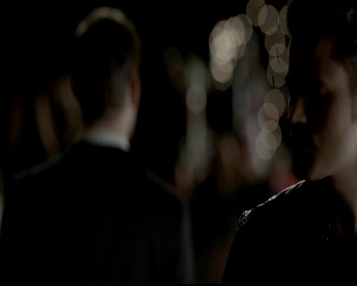 VampireDiariesWorld-dot-org_4x09OComeAllYeFaithful1580.jpg