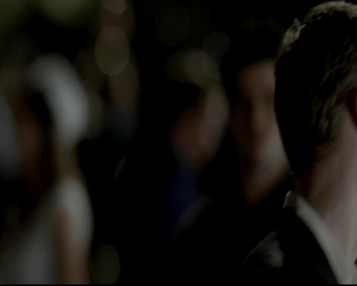 VampireDiariesWorld-dot-org_4x09OComeAllYeFaithful1611.jpg