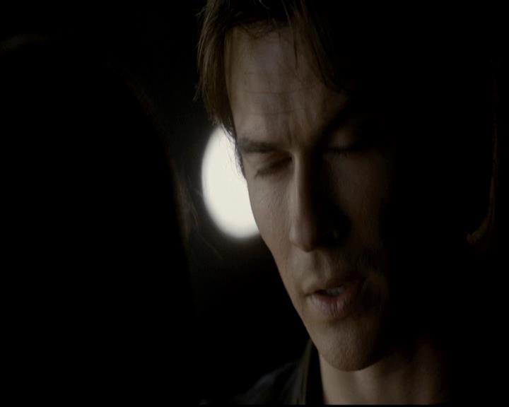 VampireDiariesWorld-dot-org_4x09OComeAllYeFaithful1946.jpg