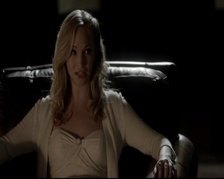 VampireDiariesWorld-dot-org_4x09OComeAllYeFaithful1971.jpg