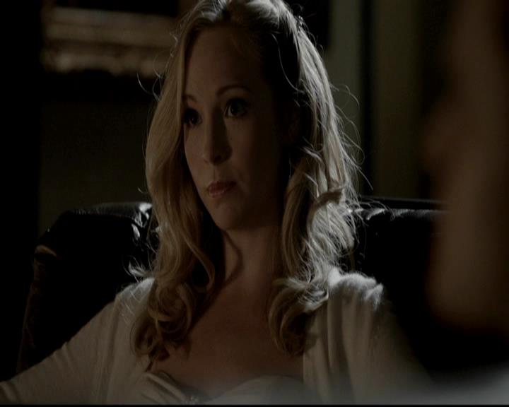 VampireDiariesWorld-dot-org_4x09OComeAllYeFaithful1987.jpg