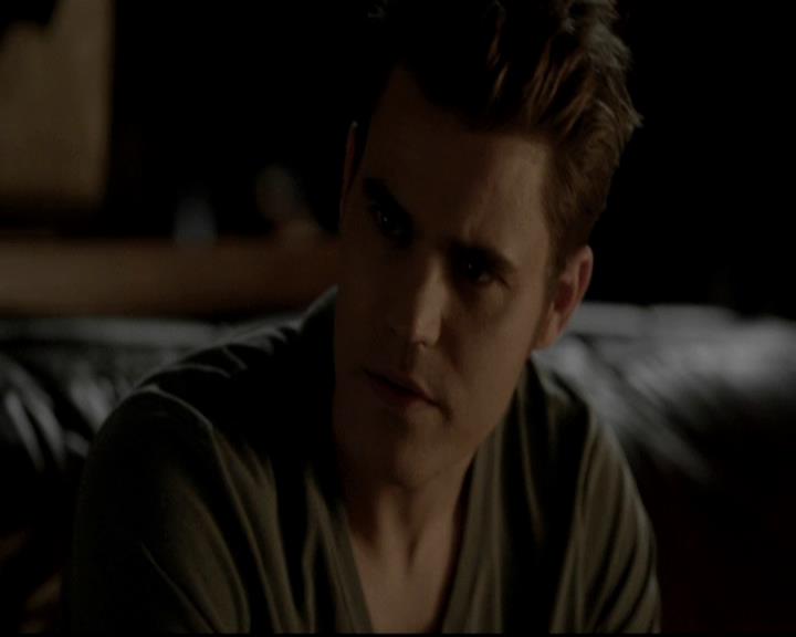 VampireDiariesWorld-dot-org_4x09OComeAllYeFaithful1996.jpg