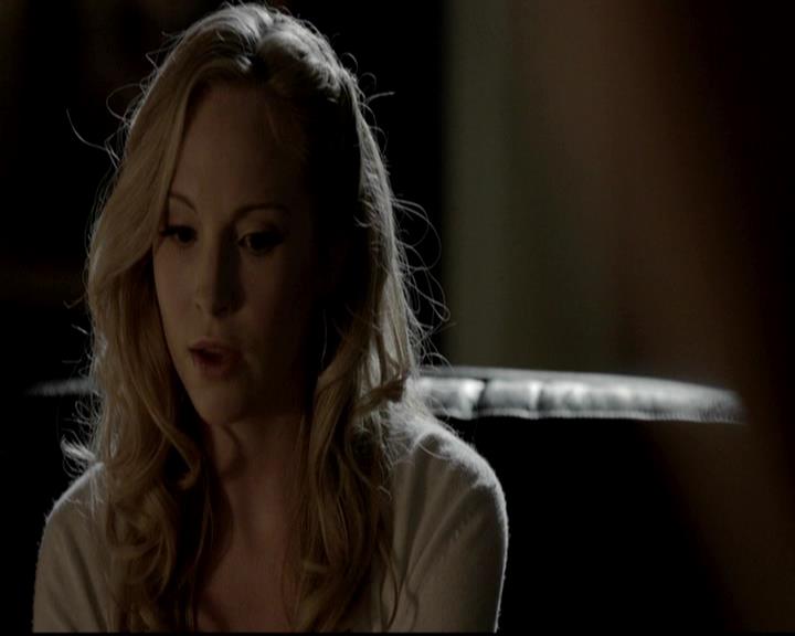 VampireDiariesWorld-dot-org_4x09OComeAllYeFaithful2019.jpg