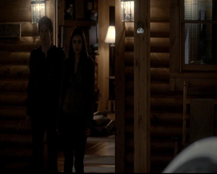 VampireDiariesWorld-dot-org_4x09OComeAllYeFaithful2090.jpg