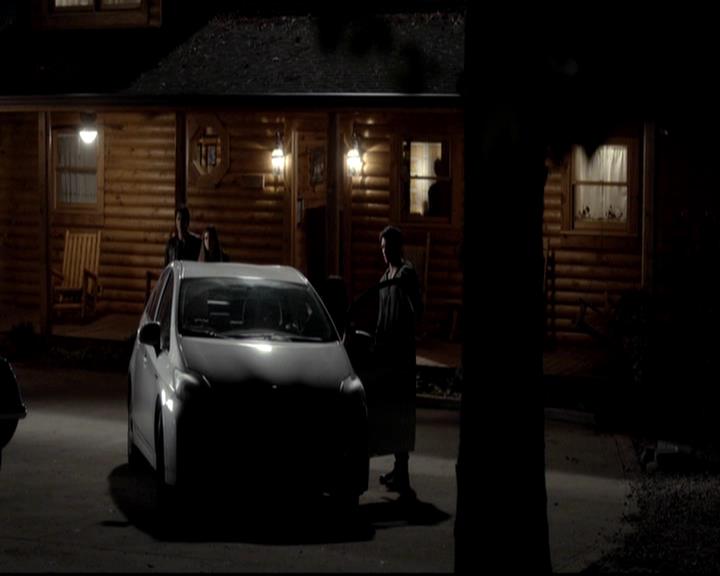 VampireDiariesWorld-dot-org_4x09OComeAllYeFaithful2094.jpg