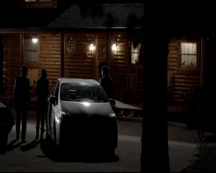 VampireDiariesWorld-dot-org_4x09OComeAllYeFaithful2098.jpg
