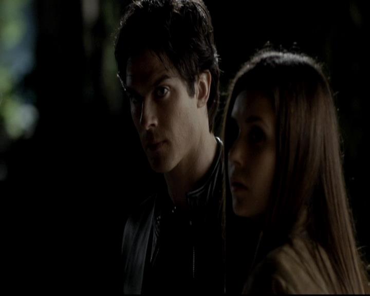 VampireDiariesWorld-dot-org_4x09OComeAllYeFaithful2100.jpg