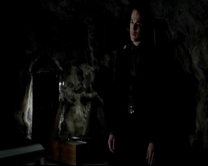 VampireDiariesWorld-dot-org_4x09OComeAllYeFaithful2170.jpg