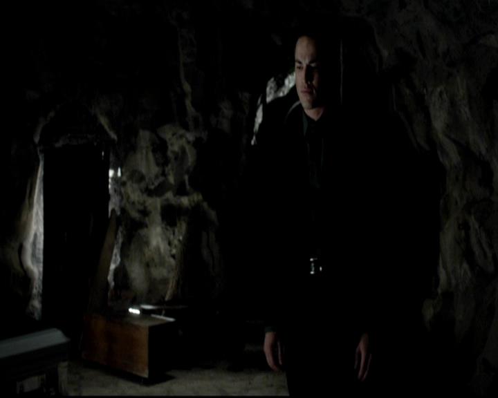 VampireDiariesWorld-dot-org_4x09OComeAllYeFaithful2171.jpg