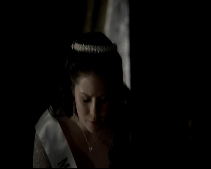 VampireDiariesWorld-dot-org_4x09OComeAllYeFaithful2202.jpg