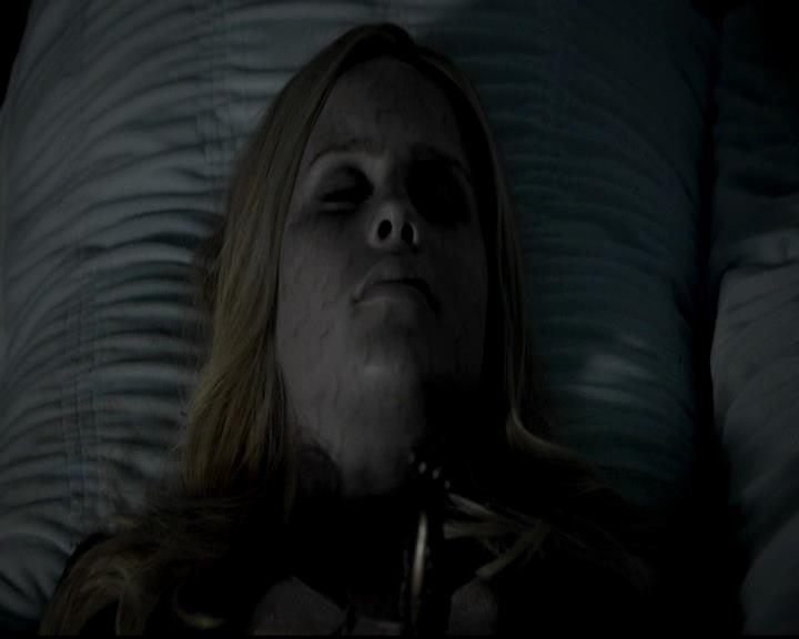 VampireDiariesWorld-dot-org_4x09OComeAllYeFaithful2206.jpg