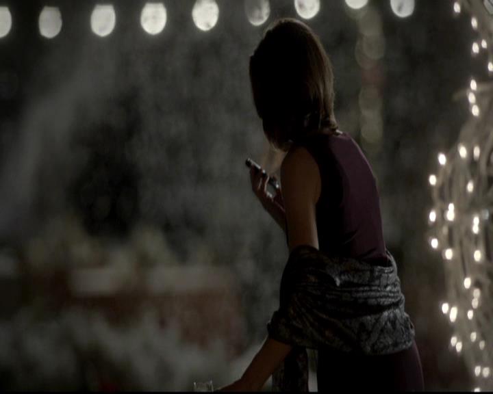 VampireDiariesWorld-dot-org_4x09OComeAllYeFaithful2216.jpg