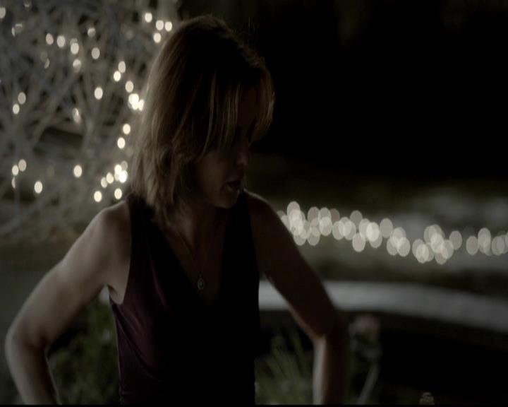VampireDiariesWorld-dot-org_4x09OComeAllYeFaithful2218.jpg