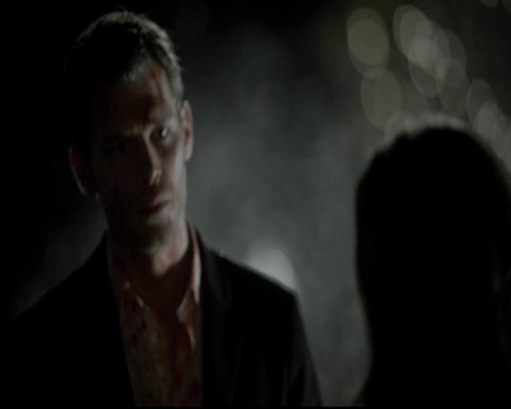 VampireDiariesWorld-dot-org_4x09OComeAllYeFaithful2224.jpg