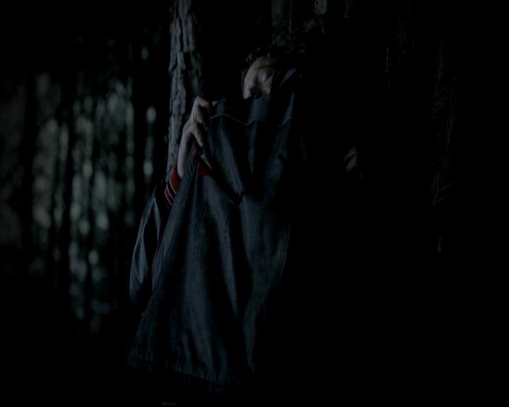VampireDiariesWorld-dot-org_4x11CatchMeIfYouCan0019.jpg