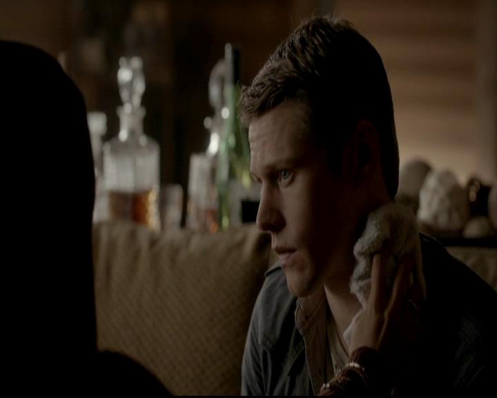 VampireDiariesWorld-dot-org_4x11CatchMeIfYouCan0200.jpg