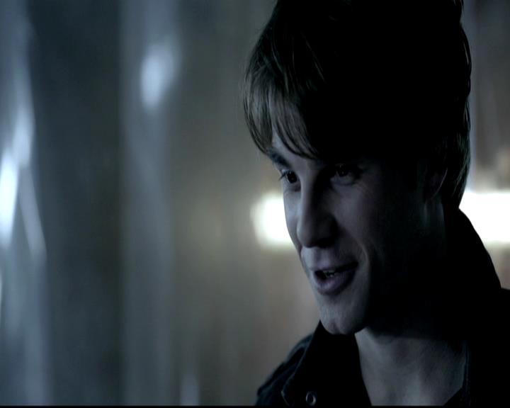 VampireDiariesWorld-dot-org_4x11CatchMeIfYouCan0921.jpg