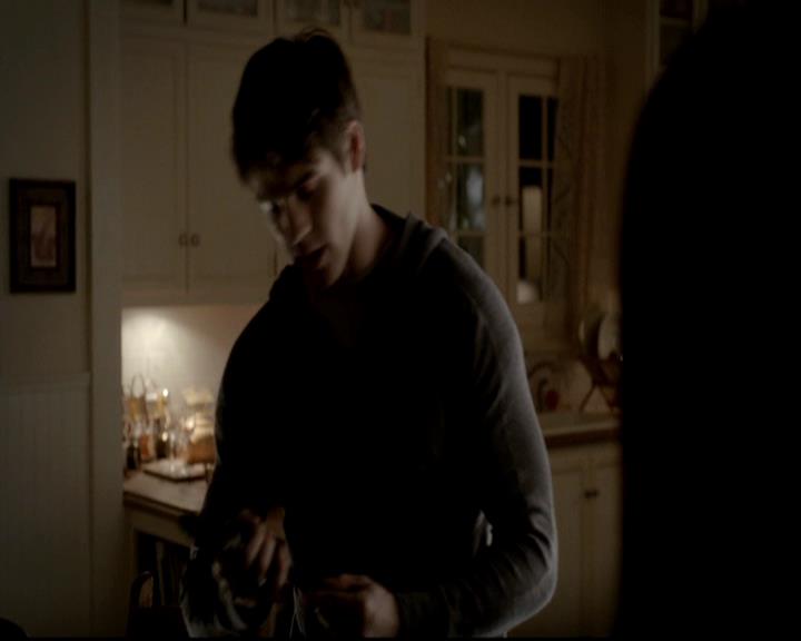 VampireDiariesWorld-dot-org_4x11CatchMeIfYouCan0994.jpg
