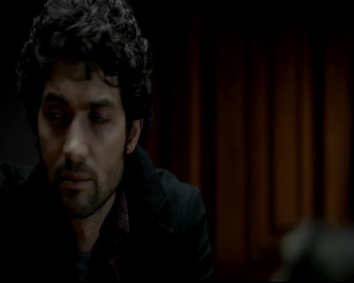 VampireDiariesWorld-dot-org_4x11CatchMeIfYouCan1209.jpg