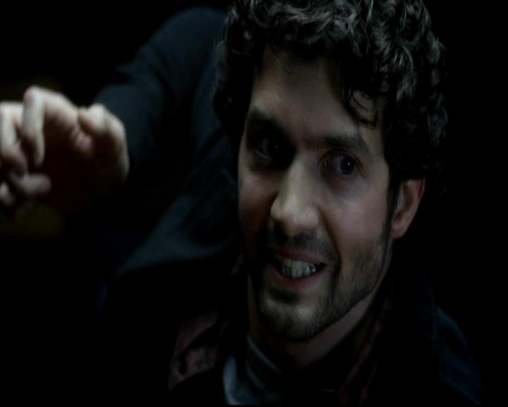VampireDiariesWorld-dot-org_4x11CatchMeIfYouCan1482.jpg