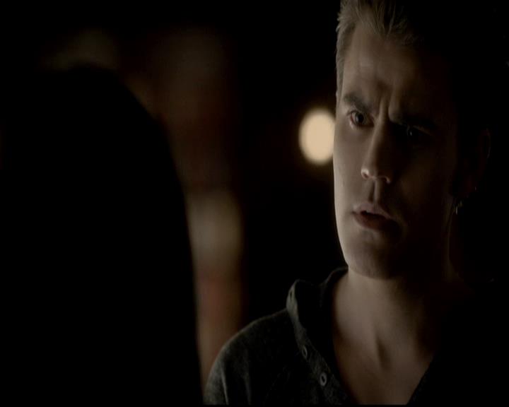 VampireDiariesWorld-dot-org_4x11CatchMeIfYouCan1986.jpg