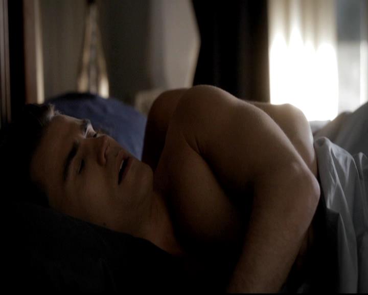 VampireDiariesWorld-dot-org_4x12AViewToAKill0017.jpg