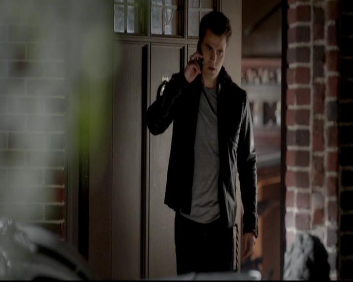 VampireDiariesWorld-dot-org_4x12AViewToAKill0409.jpg