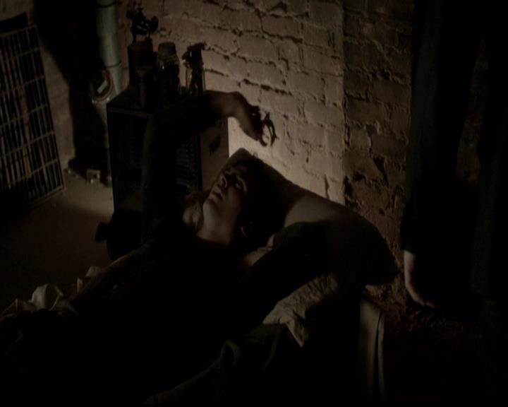 VampireDiariesWorld-dot-org_4x12AViewToAKill0706.jpg