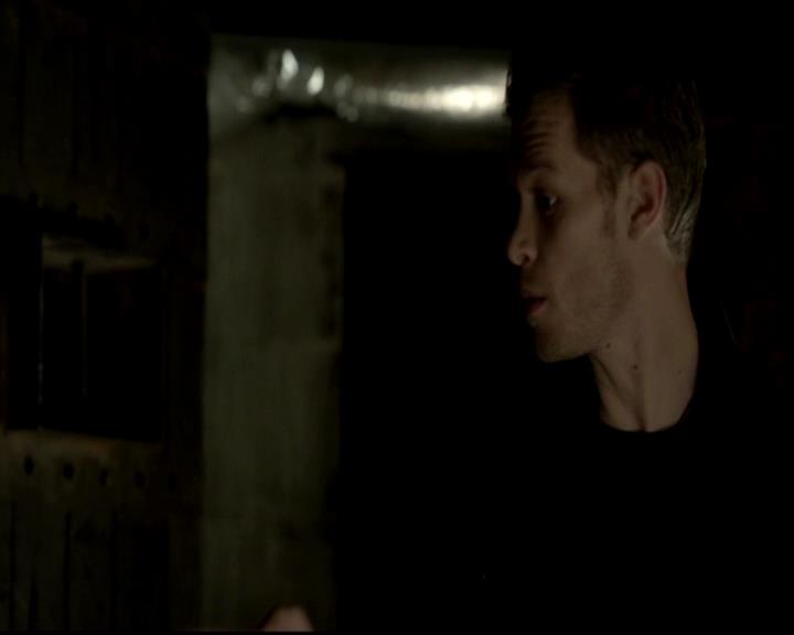 VampireDiariesWorld-dot-org_4x12AViewToAKill0716.jpg