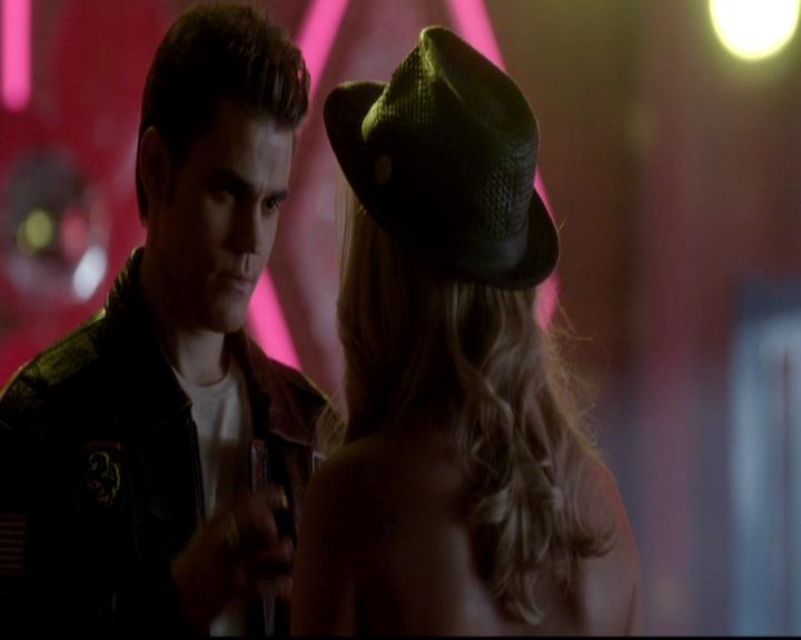 VampireDiariesWorld-dot-org_4x12AViewToAKill1258.jpg