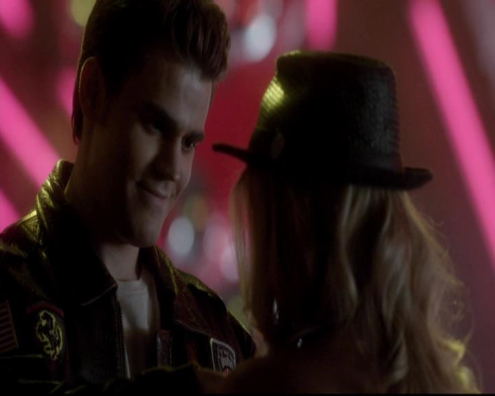 VampireDiariesWorld-dot-org_4x12AViewToAKill1270.jpg