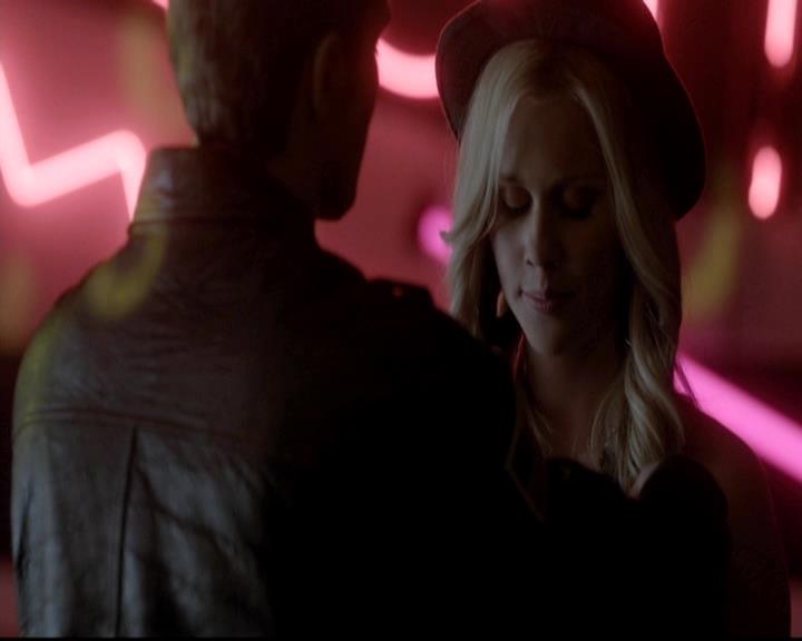 VampireDiariesWorld-dot-org_4x12AViewToAKill1271.jpg