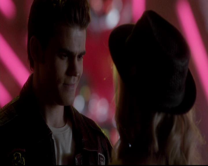 VampireDiariesWorld-dot-org_4x12AViewToAKill1280.jpg