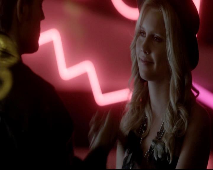 VampireDiariesWorld-dot-org_4x12AViewToAKill1285.jpg
