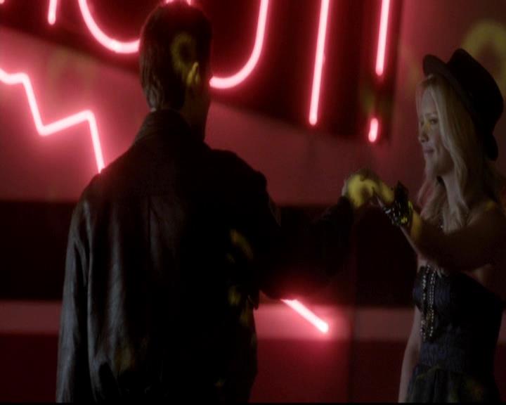 VampireDiariesWorld-dot-org_4x12AViewToAKill1286.jpg