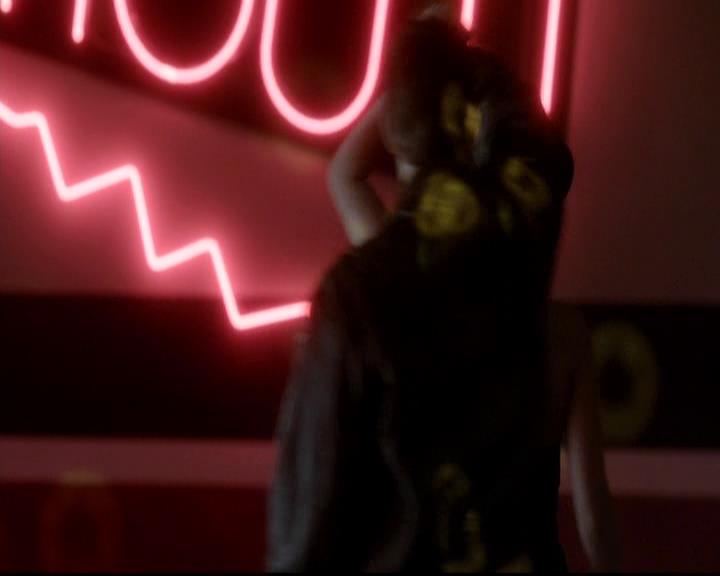 VampireDiariesWorld-dot-org_4x12AViewToAKill1287.jpg