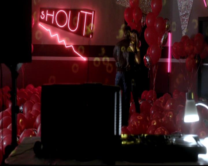 VampireDiariesWorld-dot-org_4x12AViewToAKill1290.jpg