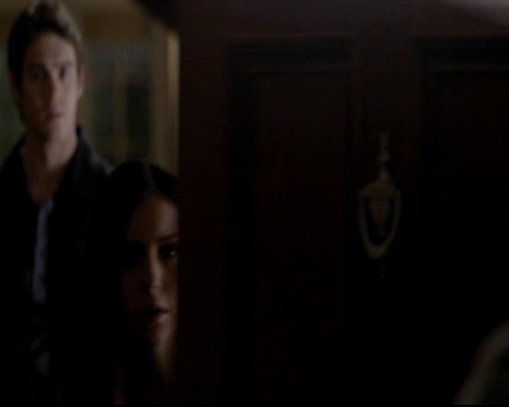 VampireDiariesWorld-dot-org_4x12AViewToAKill1325.jpg