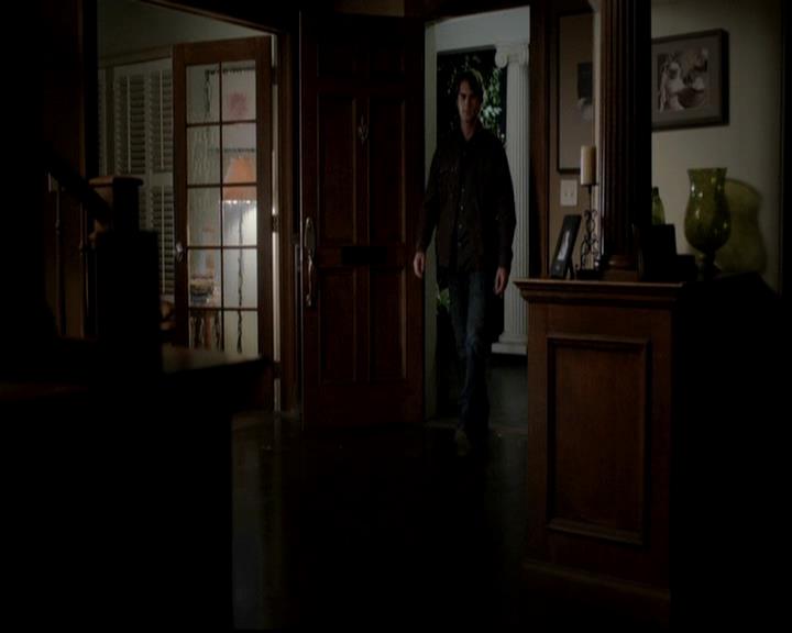 VampireDiariesWorld-dot-org_4x12AViewToAKill1330.jpg