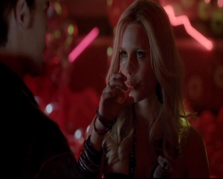 VampireDiariesWorld-dot-org_4x12AViewToAKill1583.jpg