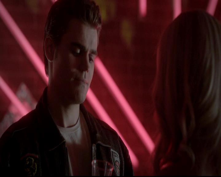 VampireDiariesWorld-dot-org_4x12AViewToAKill1588.jpg