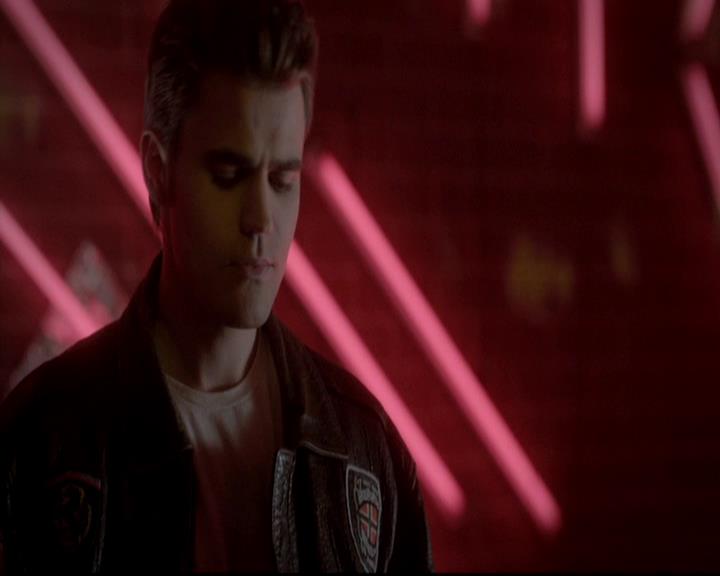 VampireDiariesWorld-dot-org_4x12AViewToAKill1633.jpg