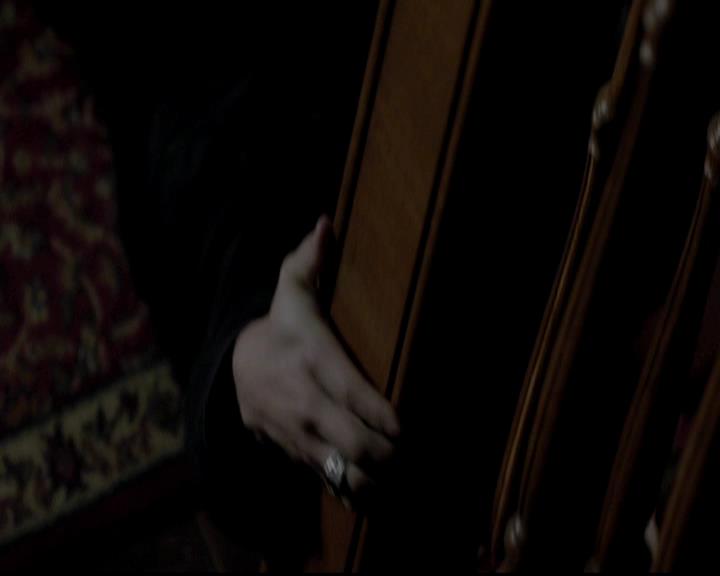 VampireDiariesWorld-dot-org_4x12AViewToAKill1725.jpg