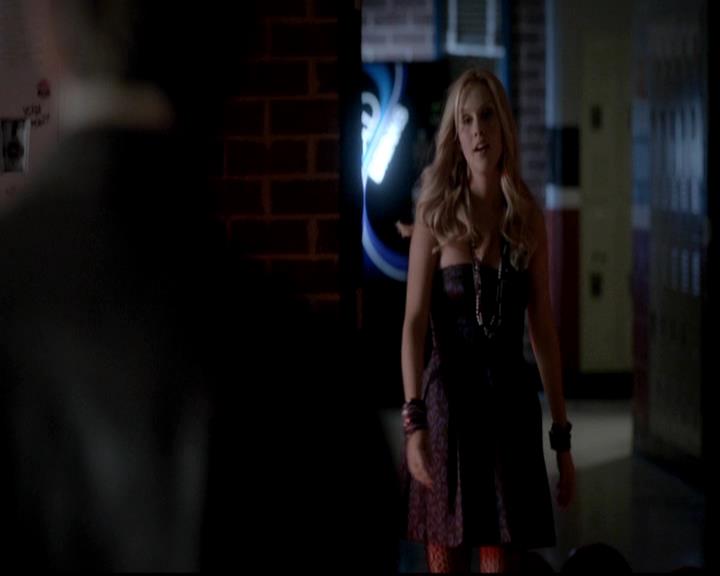 VampireDiariesWorld-dot-org_4x12AViewToAKill1765.jpg