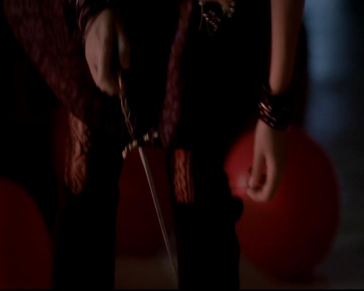 VampireDiariesWorld-dot-org_4x12AViewToAKill1778.jpg