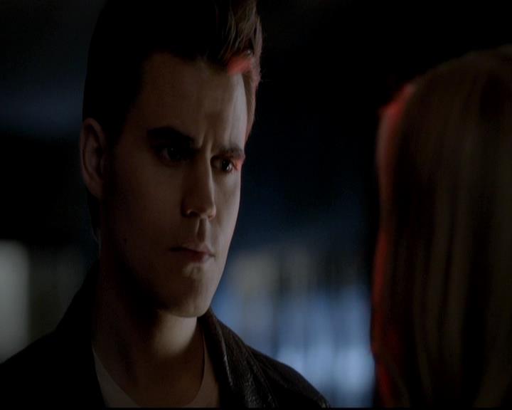 VampireDiariesWorld-dot-org_4x12AViewToAKill1808.jpg
